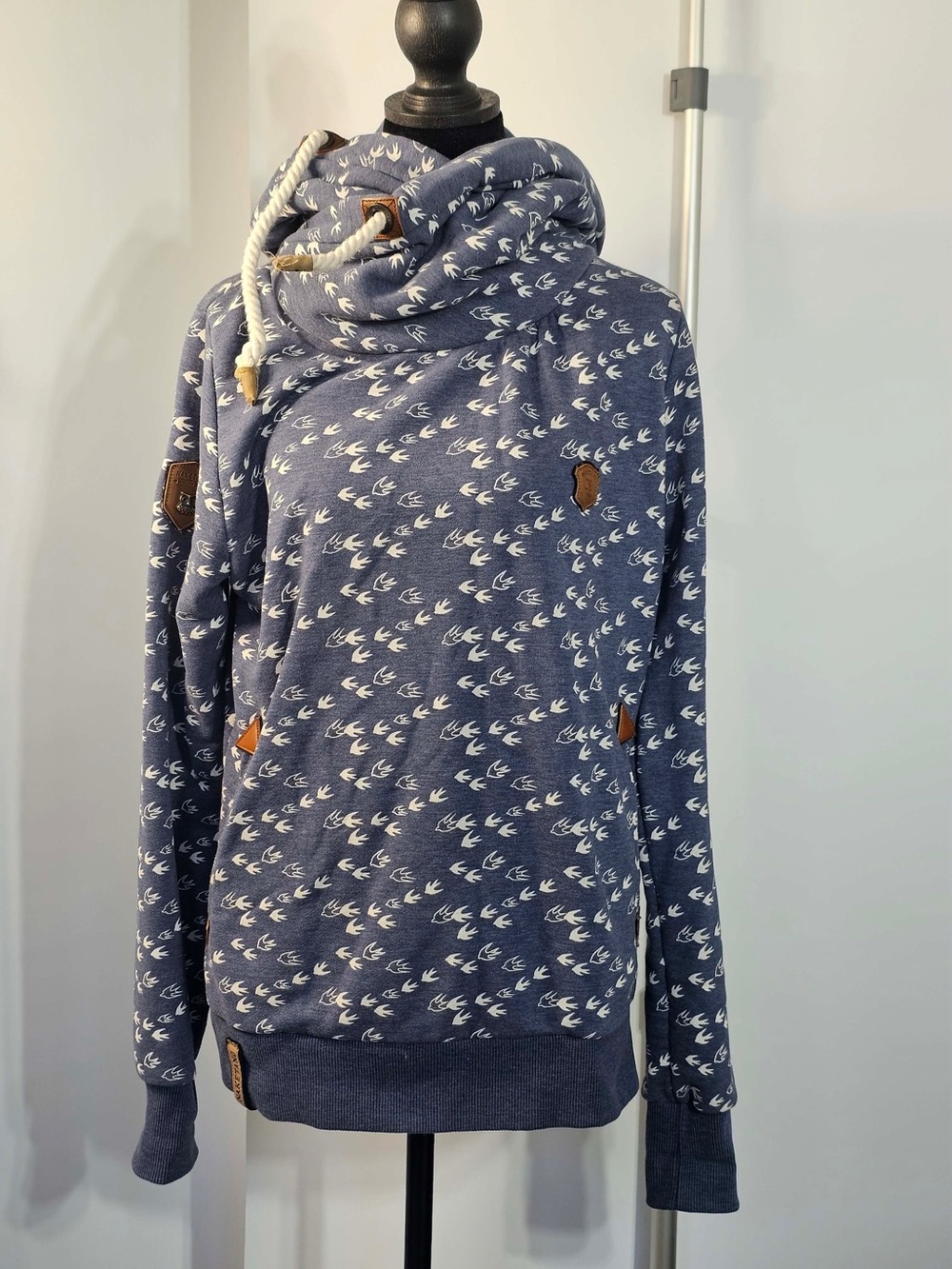 #105 Naketano Women’s Blue Bird-Print Cowl-Neck Hoodie Pullover – Size Large